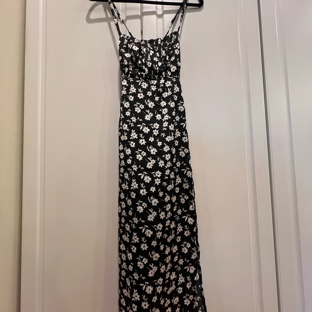 Dress Forum Black and White Floral Midi Dress